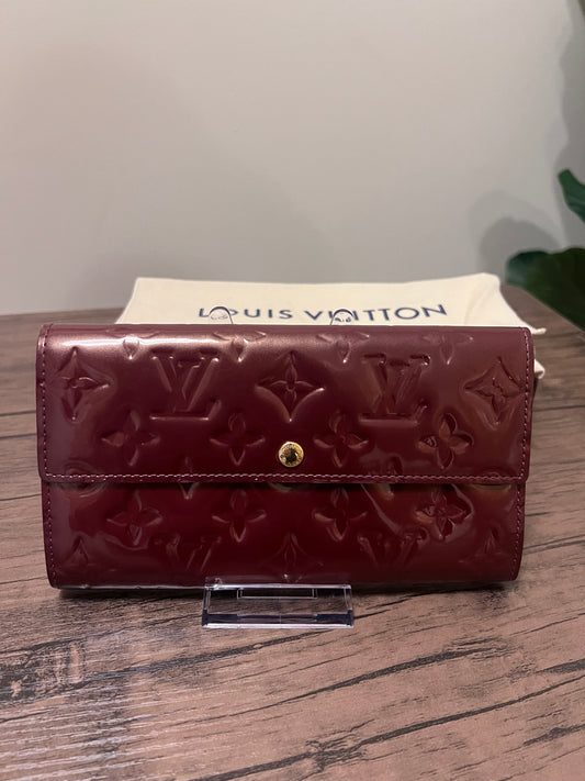 LV wallet- Vernis