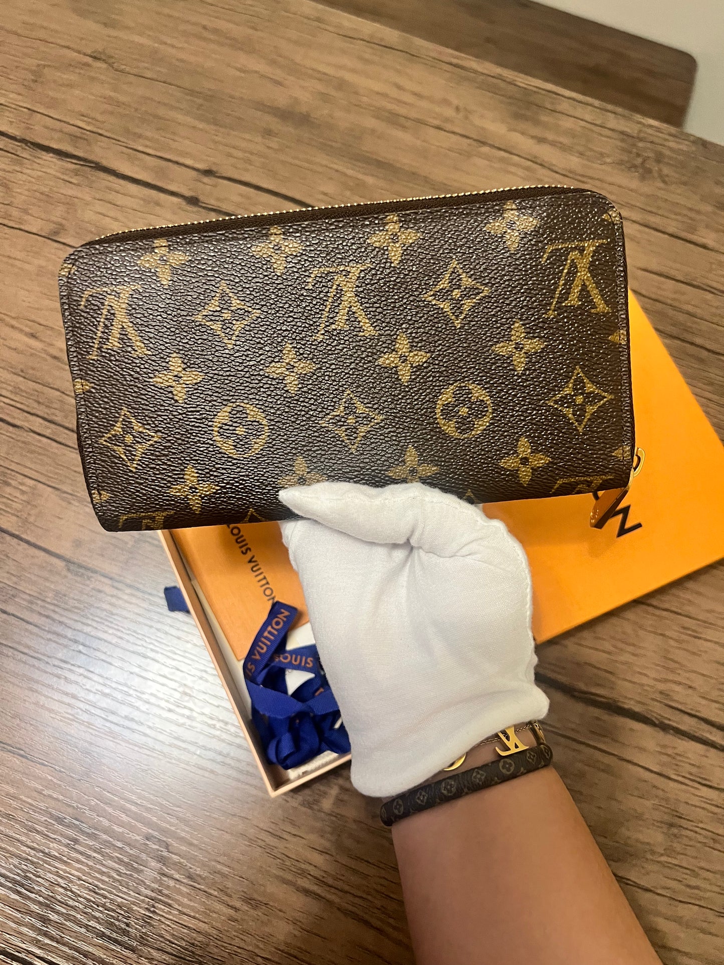 LV Monogram Classic Wallet